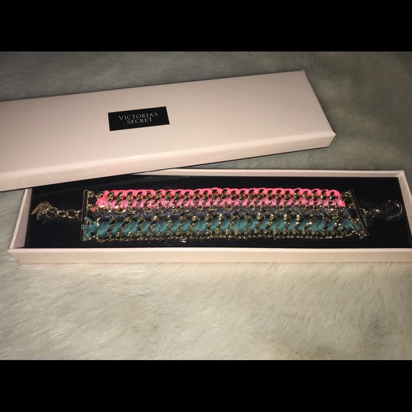 Victoria’s Secret bracelet - Picture 5 of 8